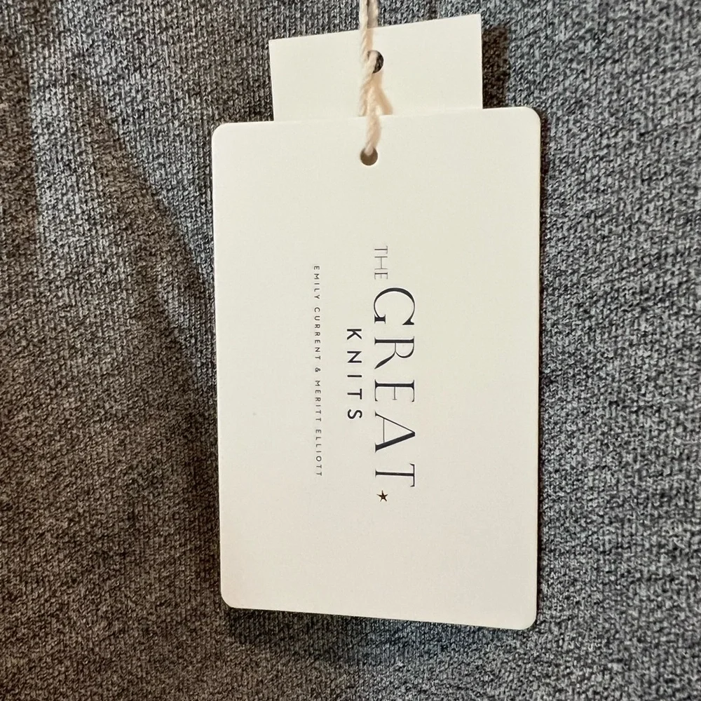 The Great College sweatshirt size 0. Never worn. - Picture 6 of 6